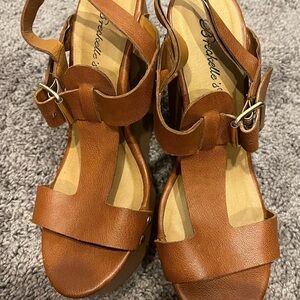 Breckelle's Brown Wedge 5" Heels, Size 8, NEW